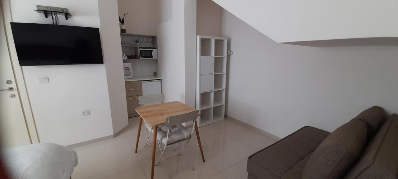 Regina'S Place Or Akiva 외부 사진